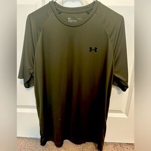 Men’s size Large Green Under Armour dry fit top